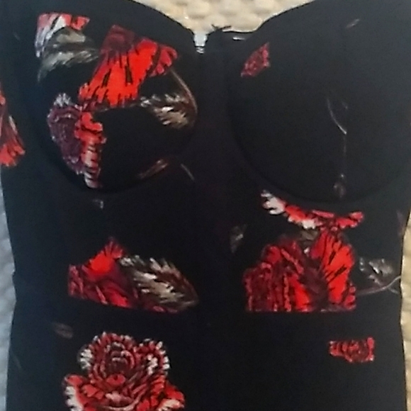 Dress - Picture 8 of 8